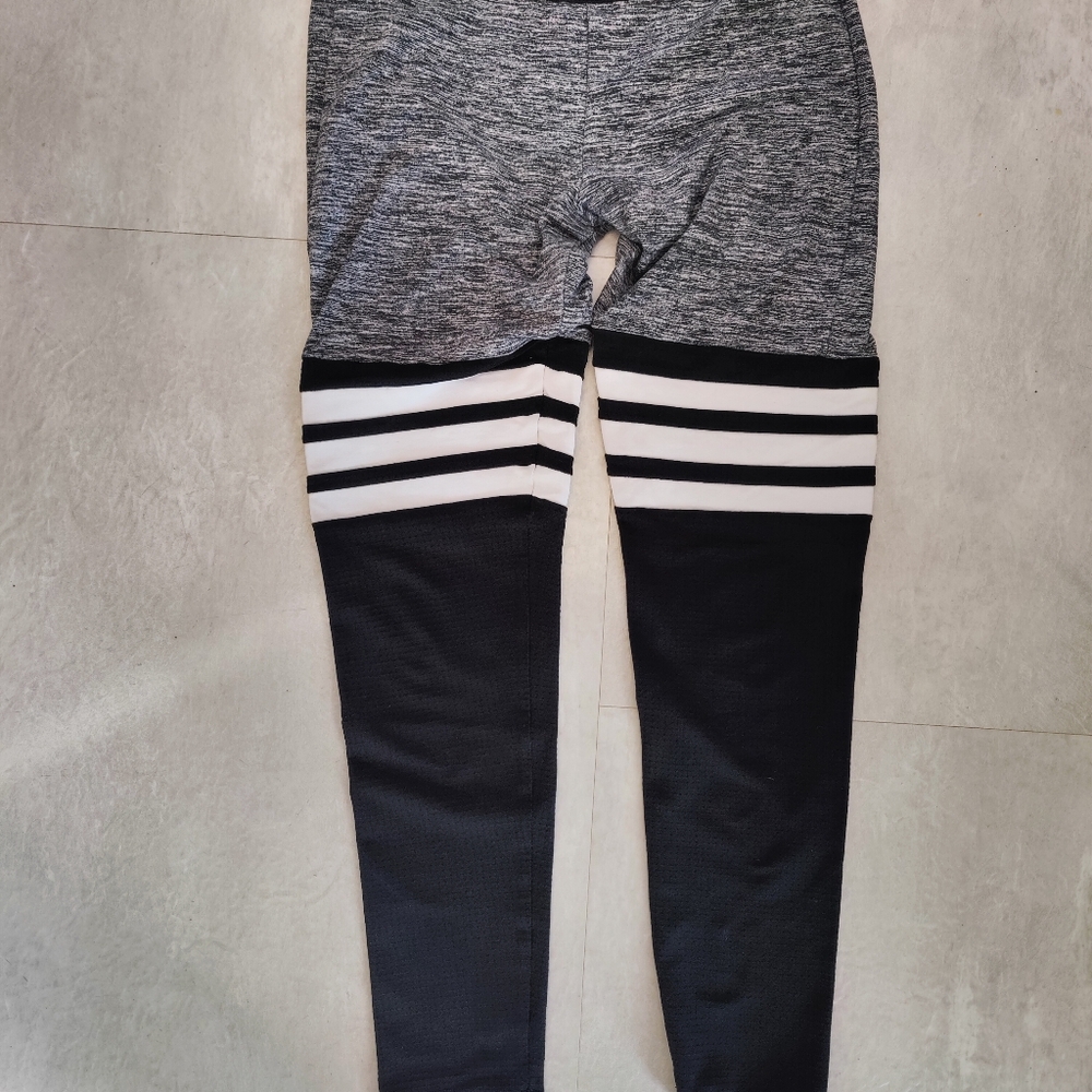 Bombshell Sportswear Gray & Black Striped Leggings